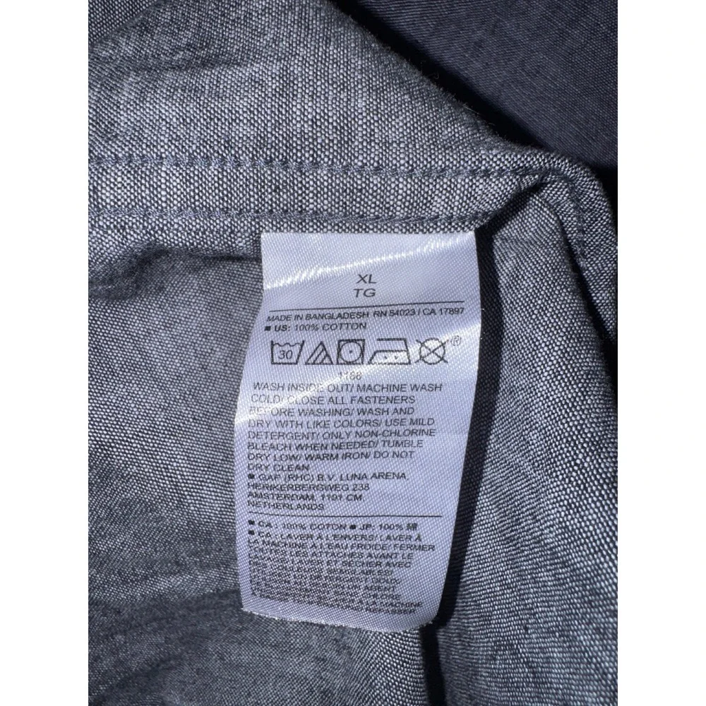 Banana Republic Mens XL Untucked Fit Coated Chambray Button Down Shirt Blue LS